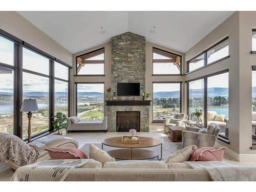 1900 Diamond View Drive, West Kelowna, BC - Indoor Photo Showing Living Room With Fireplace