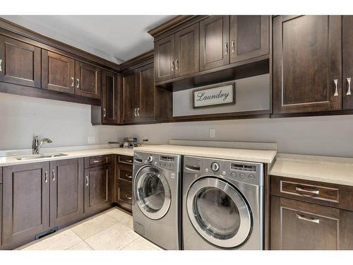 1900 Diamond View Drive, West Kelowna, BC - Indoor Photo Showing Laundry Room