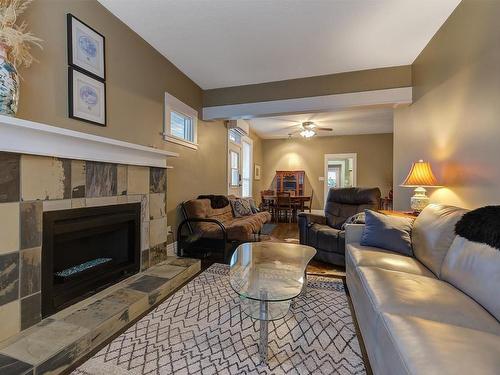 3082 Jolinda Court, Lake Country, BC - Indoor Photo Showing Living Room With Fireplace
