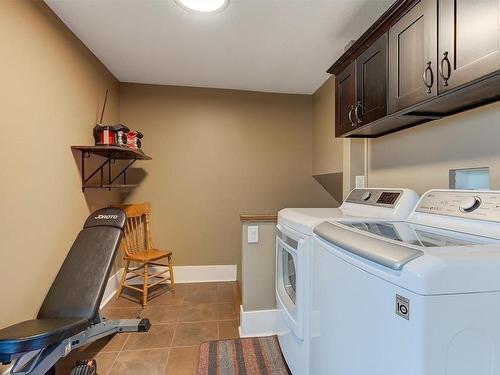 3082 Jolinda Court, Lake Country, BC - Indoor Photo Showing Laundry Room