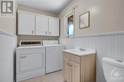 15 Rutherford Crescent, Ottawa, ON - Indoor Photo Showing Laundry Room