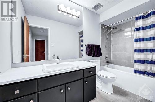 15 Rutherford Crescent, Ottawa, ON - Indoor Photo Showing Bathroom