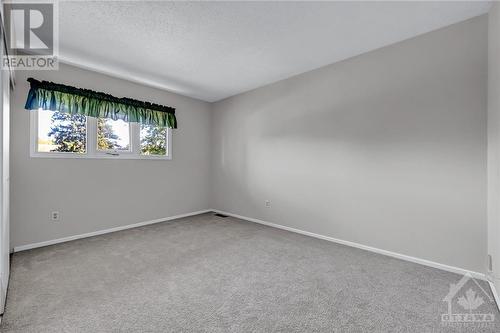 15 Rutherford Crescent, Ottawa, ON - Indoor Photo Showing Other Room