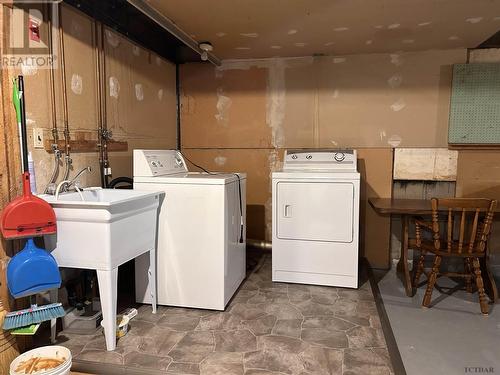 180 Hanlan Rd, Kapuskasing, ON - Indoor Photo Showing Laundry Room