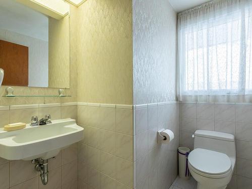 Powder room - 95 Lexington Drive, Beaconsfield, QC - Indoor Photo Showing Bathroom