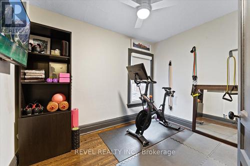 105 Grant Ave, Hamilton, ON - Indoor Photo Showing Gym Room