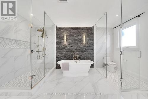 9737 Bathurst St, Richmond Hill, ON - Indoor Photo Showing Bathroom