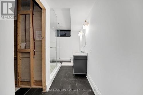 9737 Bathurst St, Richmond Hill, ON - Indoor Photo Showing Other Room