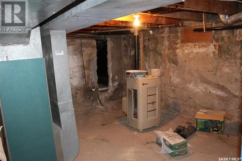 116 1St Street E, Climax, SK - Indoor Photo Showing Basement