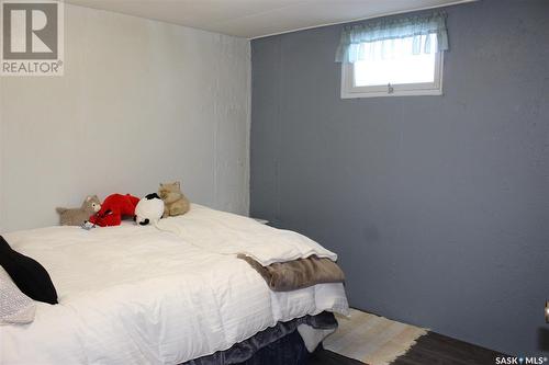 114 1St Street E, Climax, SK - Indoor Photo Showing Bedroom