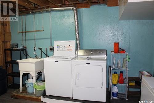 114 1St Street E, Climax, SK - Indoor Photo Showing Laundry Room