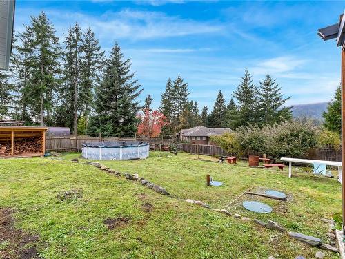 3562 Verner Ave, Cobble Hill, BC - Outdoor With Backyard