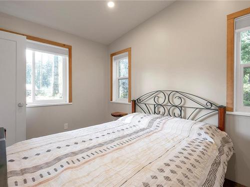 847 Heriot Bay Rd, Quadra Island, BC - Indoor Photo Showing Bedroom