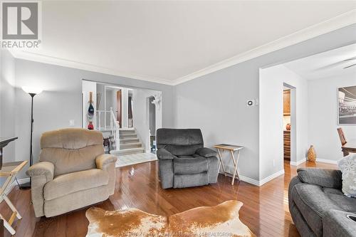 310 Given Road, Harrow, ON - Indoor Photo Showing Living Room