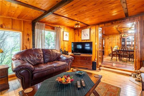 24 Lake Road, Selkirk, ON - Indoor Photo Showing Living Room