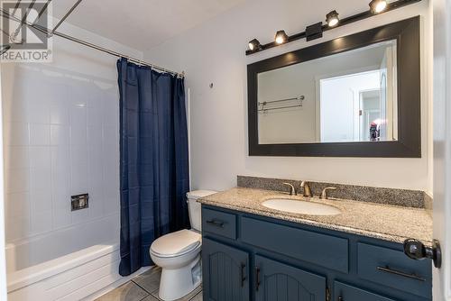 8249 St Lawrence Avenue, Prince George, BC - Indoor Photo Showing Bathroom