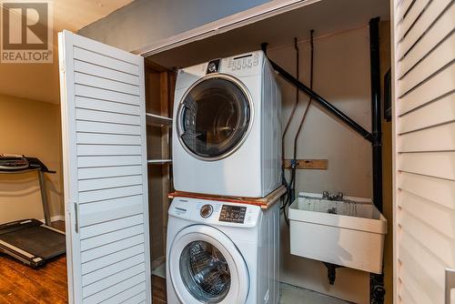 8249 St Lawrence Avenue, Prince George, BC - Indoor Photo Showing Laundry Room