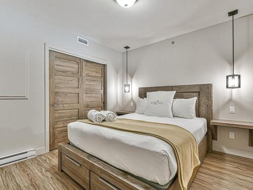 Master bedroom - 302-50 Ch. Masson, Sainte-Marguerite-Du-Lac-Masson, QC - Indoor Photo Showing Bedroom