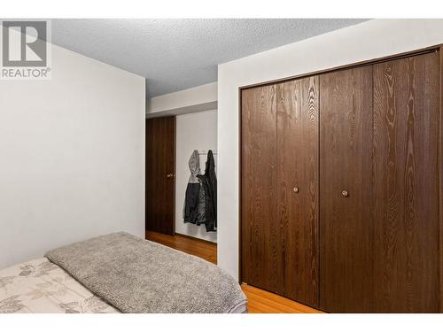 995 Toovey Road, Kelowna, BC - Indoor Photo Showing Bedroom
