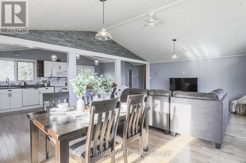 25 Lakeview Cottage Rd, Kawartha Lakes, ON - Indoor