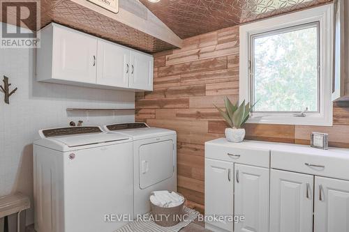 25 Lakeview Cottage Rd, Kawartha Lakes, ON - Indoor Photo Showing Laundry Room