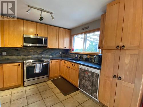 180 Hillcrest Avenue, Port Edward, BC - Indoor Photo Showing Kitchen