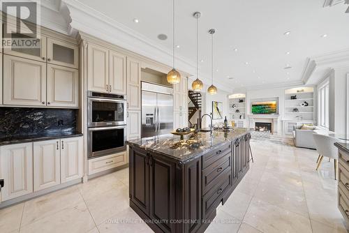 96 Citation Drive, Toronto, ON - Indoor Photo Showing Kitchen With Upgraded Kitchen