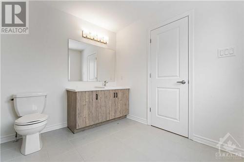 653 Persimmon Way, Ottawa, ON - Indoor Photo Showing Bathroom