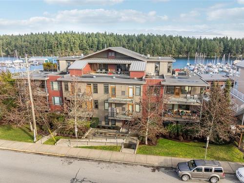 306-580 Stewart Ave, Nanaimo, BC - Outdoor With View