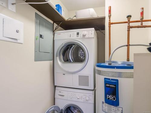 306-580 Stewart Ave, Nanaimo, BC - Indoor Photo Showing Laundry Room