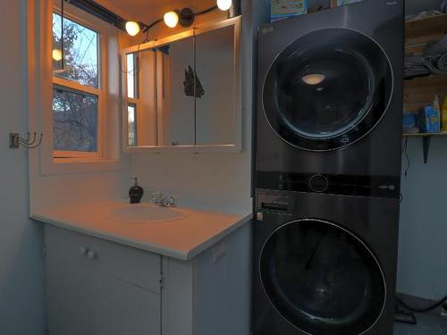 319 Birch Street, Chase, BC - Indoor Photo Showing Laundry Room