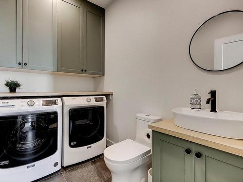 Salle d'eau - 85 Rue De La Canadienne, Saint-Jean-Sur-Richelieu, QC - Indoor Photo Showing Laundry Room