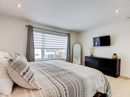 Master bedroom - 85 Rue De La Canadienne, Saint-Jean-Sur-Richelieu, QC - Indoor Photo Showing Bedroom