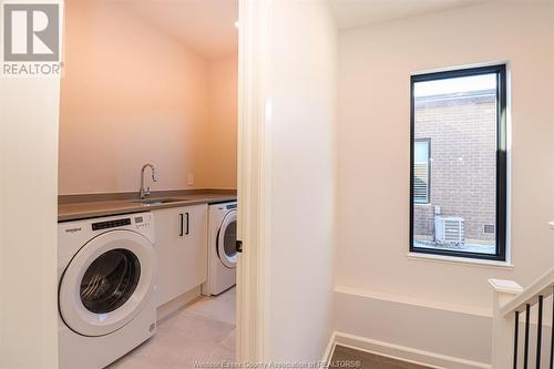 638 Lily Mac Boulevard, Windsor, ON - Indoor Photo Showing Laundry Room