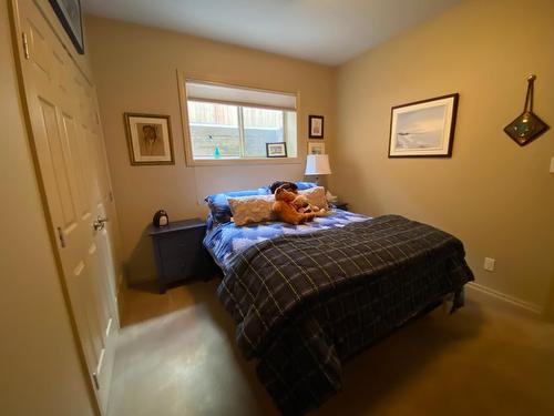 7331 Revelstoke Drive, Radium Hot Springs, BC - Indoor Photo Showing Bedroom