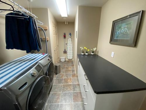 7331 Revelstoke Drive, Radium Hot Springs, BC - Indoor Photo Showing Laundry Room