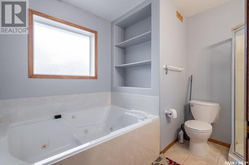 2939 St James Crescent, Regina, SK - Indoor Photo Showing Bathroom