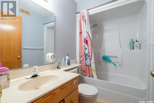 2939 St James Crescent, Regina, SK - Indoor Photo Showing Bathroom