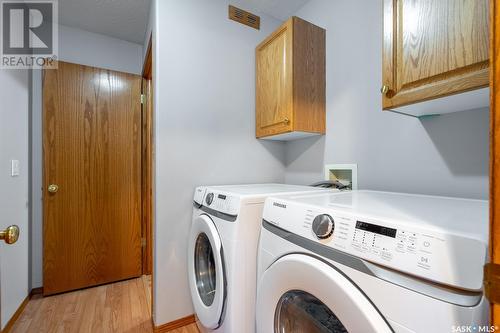 2939 St James Crescent, Regina, SK - Indoor Photo Showing Laundry Room
