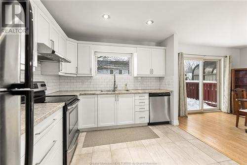 39 Parlee Dr, Moncton, NB - Indoor Photo Showing Kitchen With Double Sink With Upgraded Kitchen