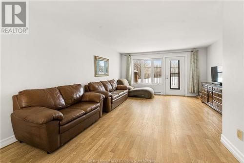 39 Parlee Dr, Moncton, NB - Indoor Photo Showing Living Room