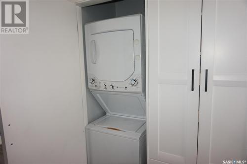 272 Plainsview Drive, Regina, SK - Indoor Photo Showing Laundry Room
