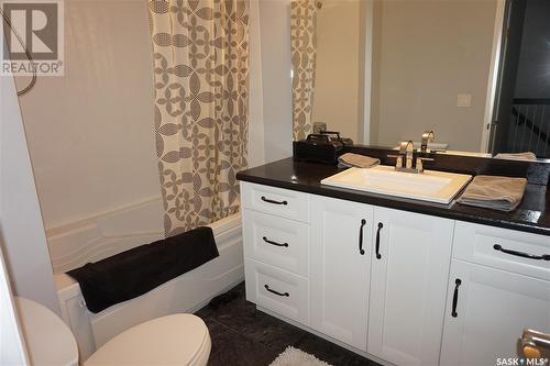 272 Plainsview Drive, Regina, SK - Indoor Photo Showing Bathroom