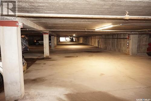 272 Plainsview Drive, Regina, SK - Indoor Photo Showing Garage