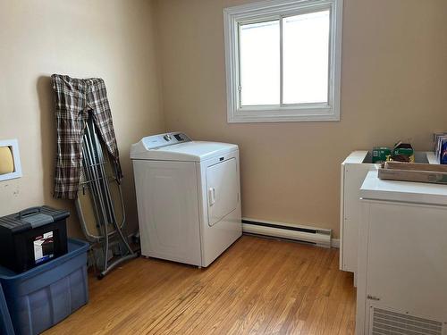 Salle de lavage - 263 Rue Boucher, Témiscaming, QC - Indoor Photo Showing Laundry Room