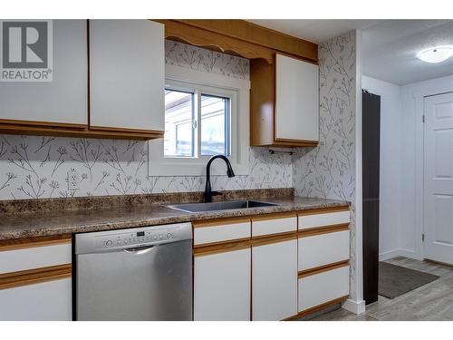 720 Commonwealth Road Unit# 107, Kelowna, BC - Indoor Photo Showing Kitchen