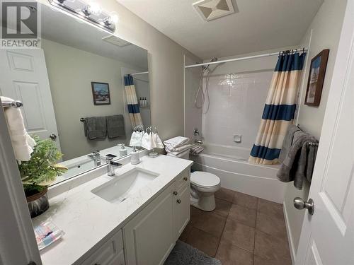 1088 Sunset Drive Unit# 309, Kelowna, BC - Indoor Photo Showing Bathroom
