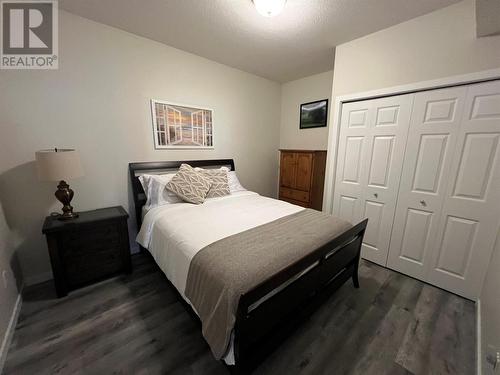 1088 Sunset Drive Unit# 309, Kelowna, BC - Indoor Photo Showing Bedroom
