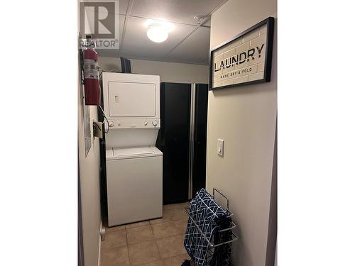 1088 Sunset Drive Unit# 309, Kelowna, BC - Indoor Photo Showing Laundry Room