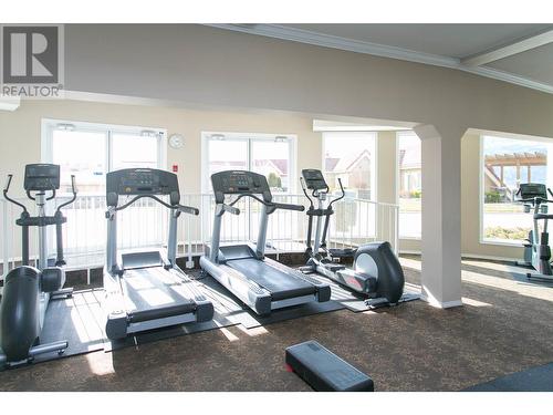 1088 Sunset Drive Unit# 309, Kelowna, BC - Indoor Photo Showing Gym Room